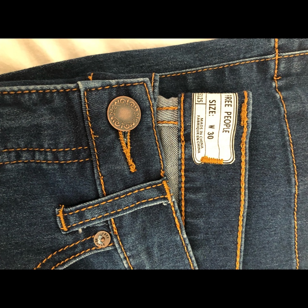 Women’s free people flared dark washed jeans W30